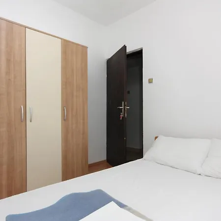 5350b Apartman Punat